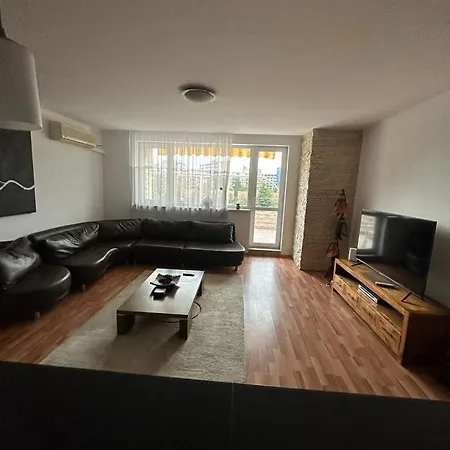 Central, 3 Bedroom At Golden Complex
