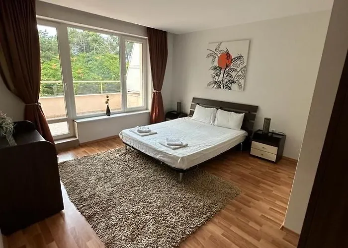 Central, 3 Bedroom At Golden Complex Apartamento