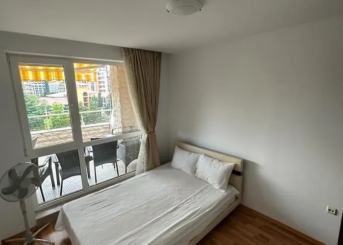 Central, 3 Bedroom At Golden Complex Apartamento *
