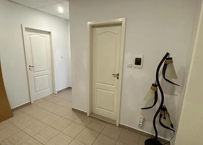 Central, 3 Bedroom At Golden Complex Apartamento *