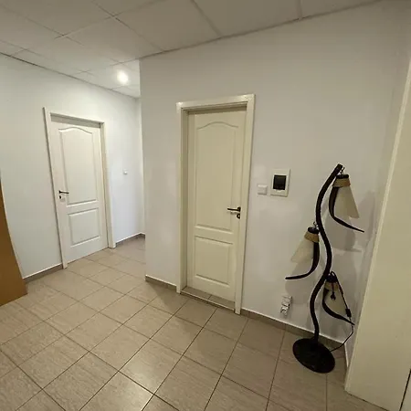 Central, 3 Bedroom At Golden Complex アパート *